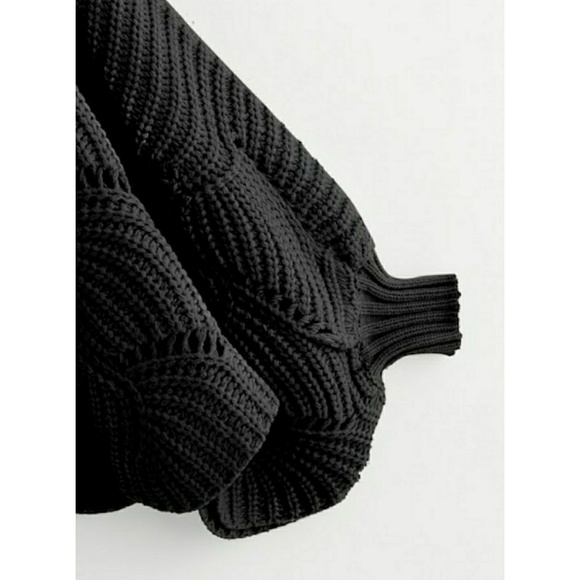 💥FINAL SALE💥 | Sleeve Scalloped Sweater - Picture 2 of 8